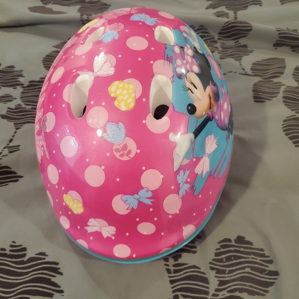 Toddler Minnie Mouse helmet
